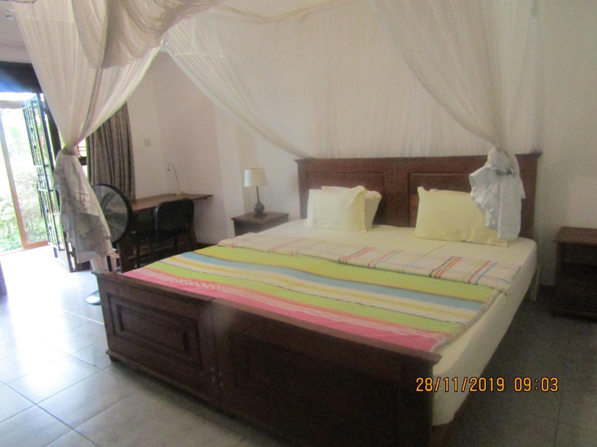 Hospitality Connect Bed & Breakfast Кампала Екстериор снимка