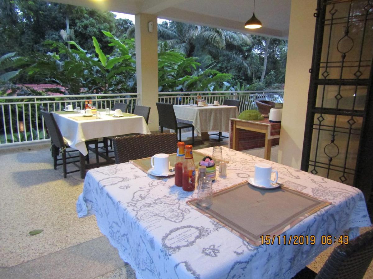 Hospitality Connect Bed & Breakfast Кампала Екстериор снимка