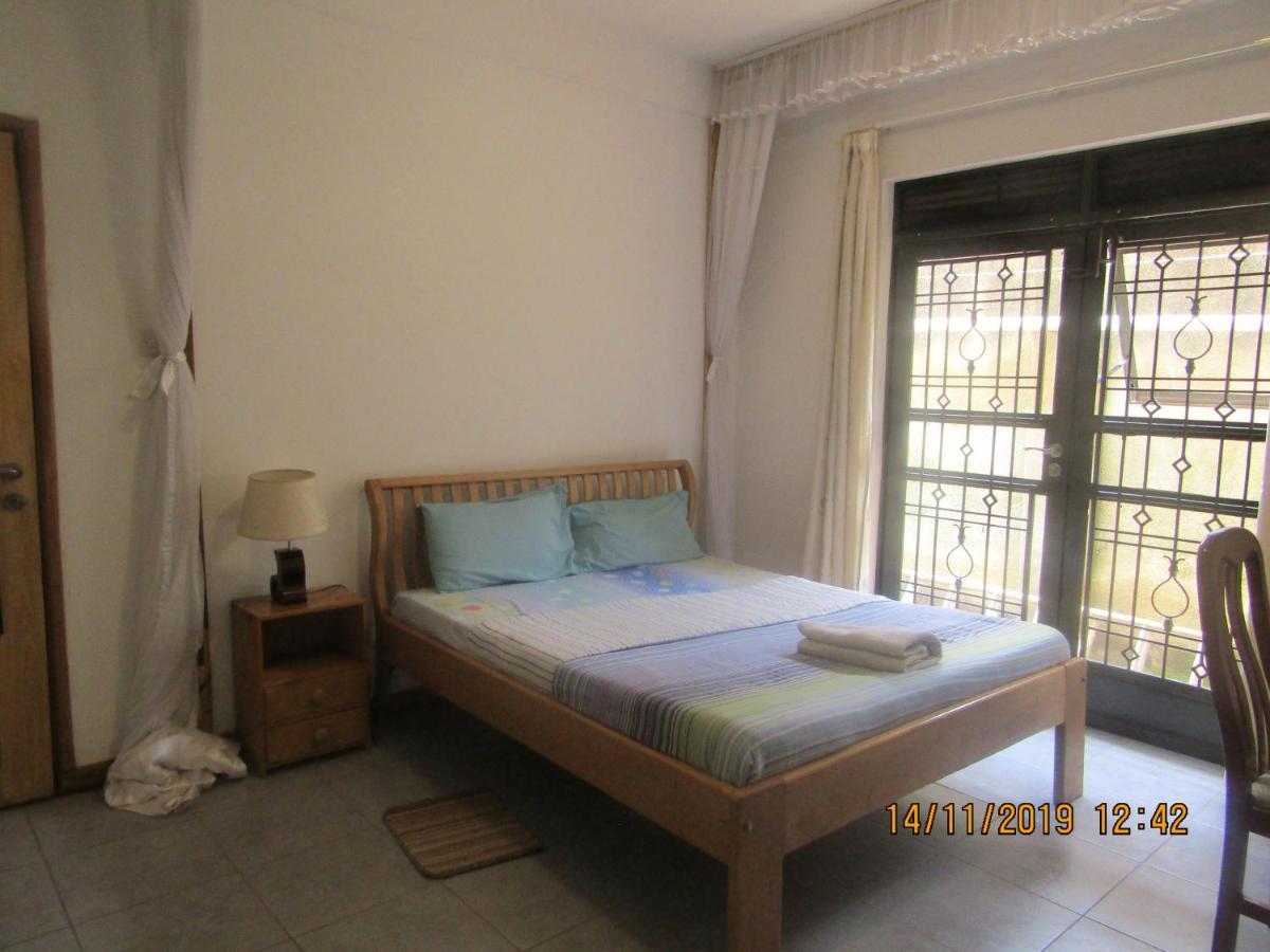 Hospitality Connect Bed & Breakfast Кампала Екстериор снимка