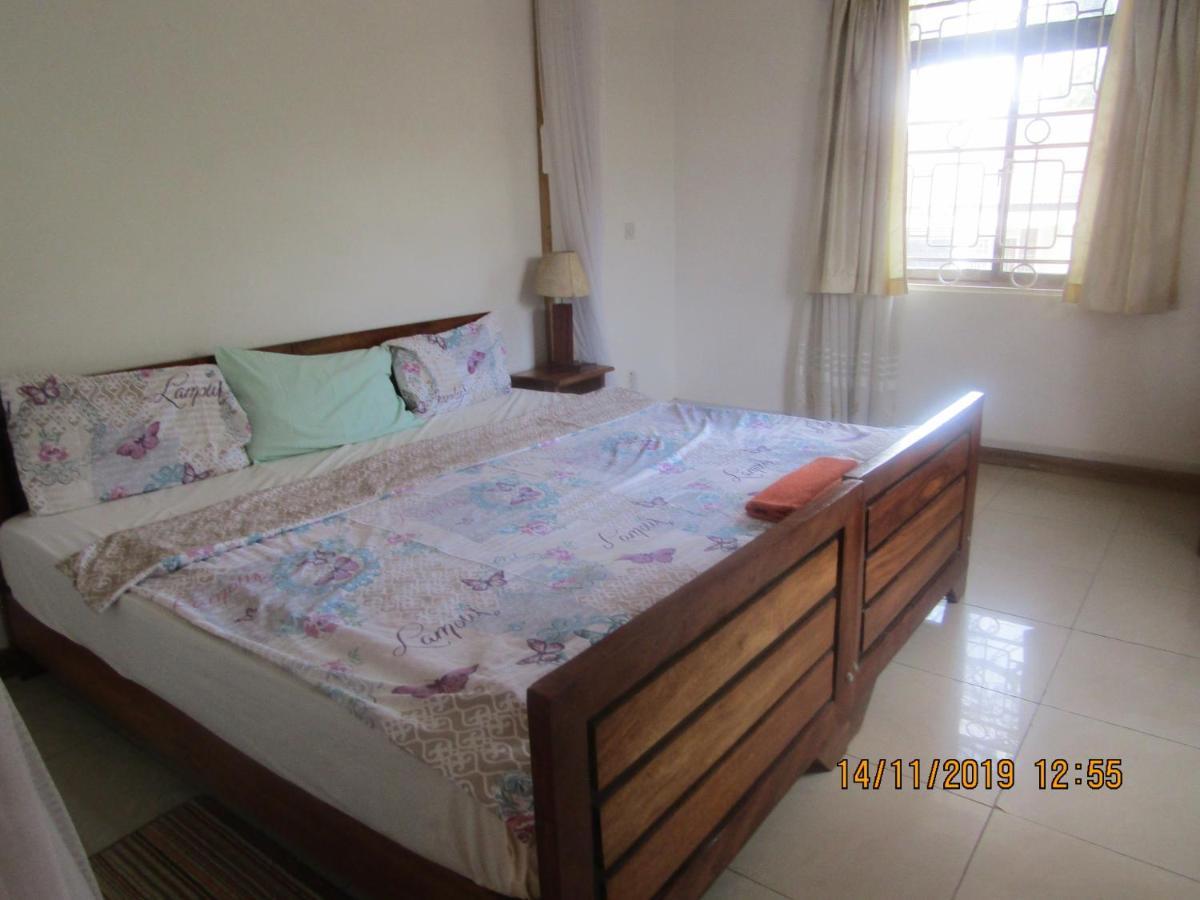 Hospitality Connect Bed & Breakfast Кампала Екстериор снимка